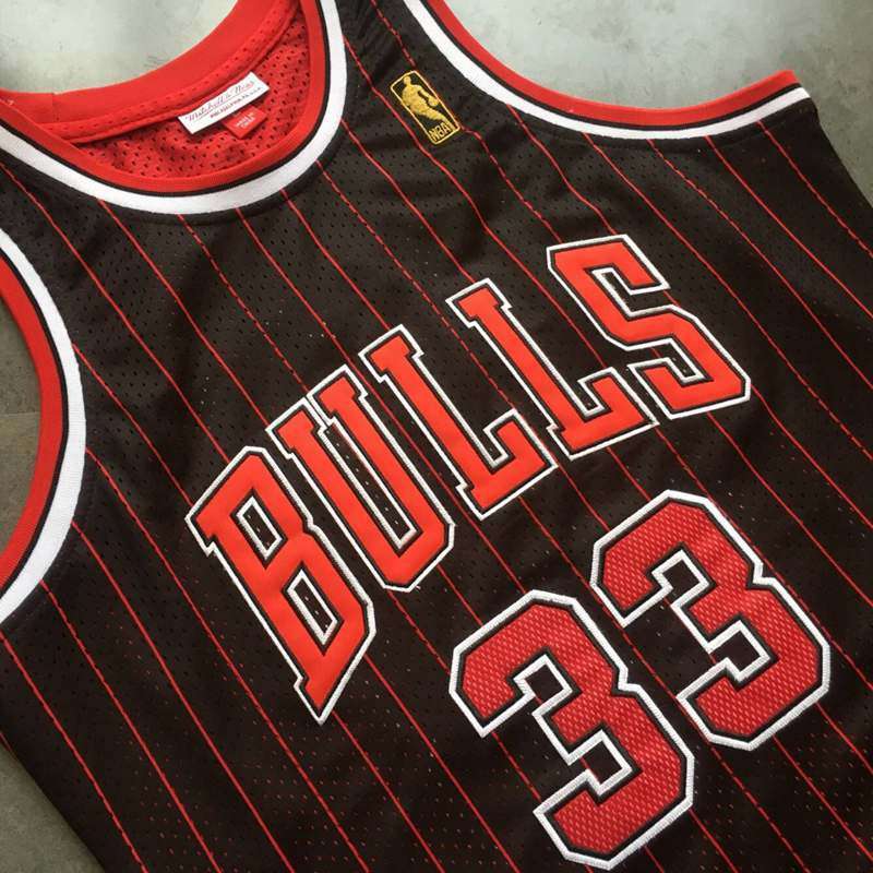 Chicago Bulls 1995/96 PIPPEN #33 Black Classics Basketball Jersey (Closely Stitched)