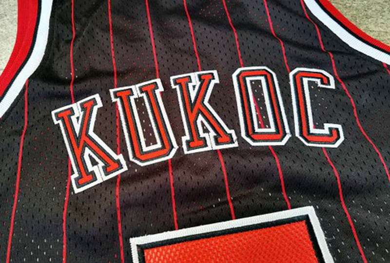 Chicago Bulls 1995/96 KUKOC #7 Black Classics Basketball Jersey (Closely Stitched)