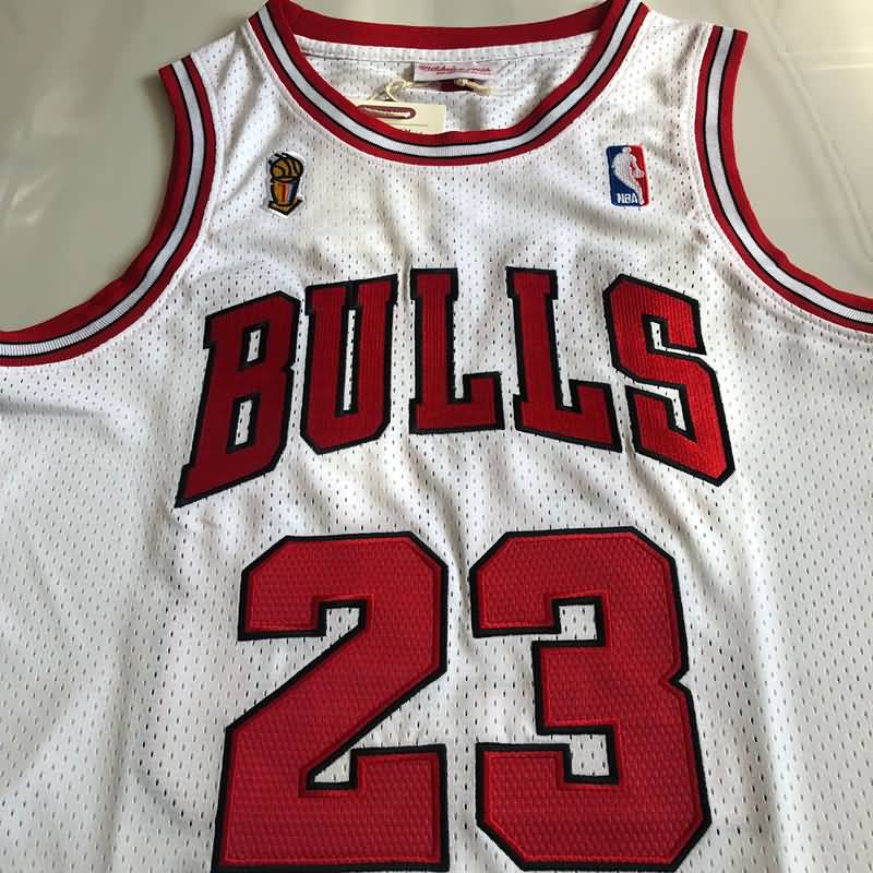 Chicago Bulls 1995/96 JORDAN #23 White Champion Classics Basketball Jersey (Closely Stitched)