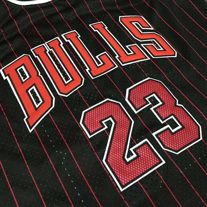 Chicago Bulls 1997/98 JORDAN #23 Black Classics Basketball Jersey (Closely Stitched)