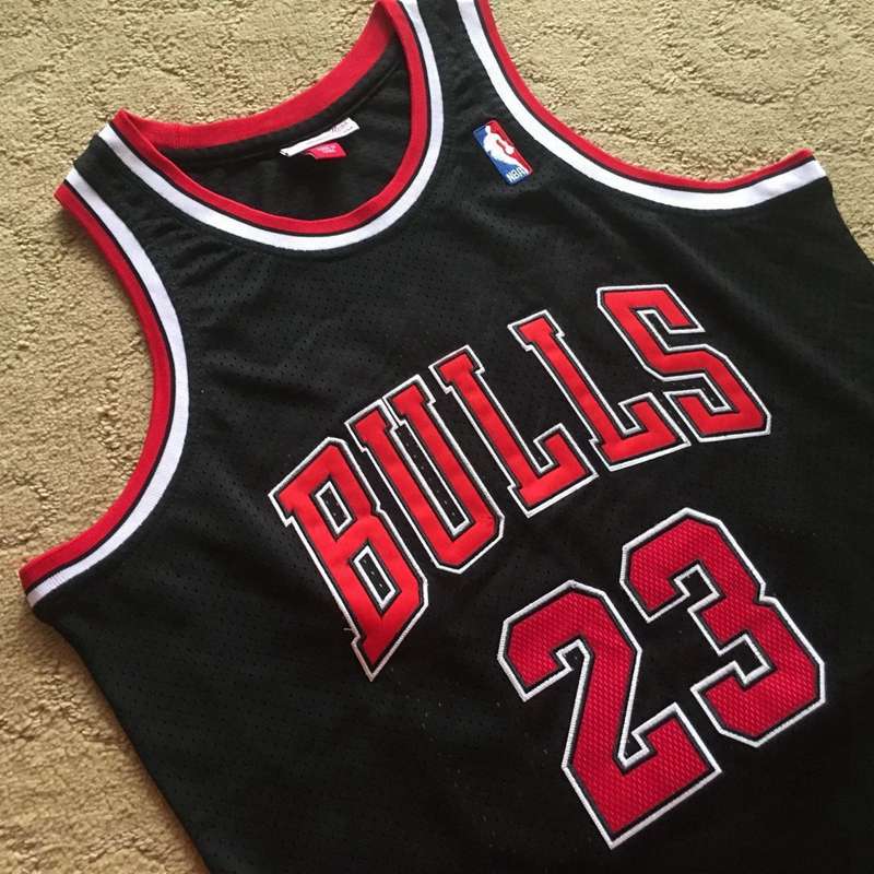 Chicago Bulls 1997/98 JORDAN #23 Black Classics Basketball Jersey 02 (Closely Stitched)