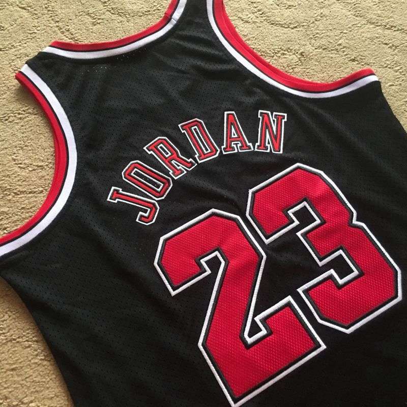 Chicago Bulls 1997/98 JORDAN #23 Black Classics Basketball Jersey 02 (Closely Stitched)