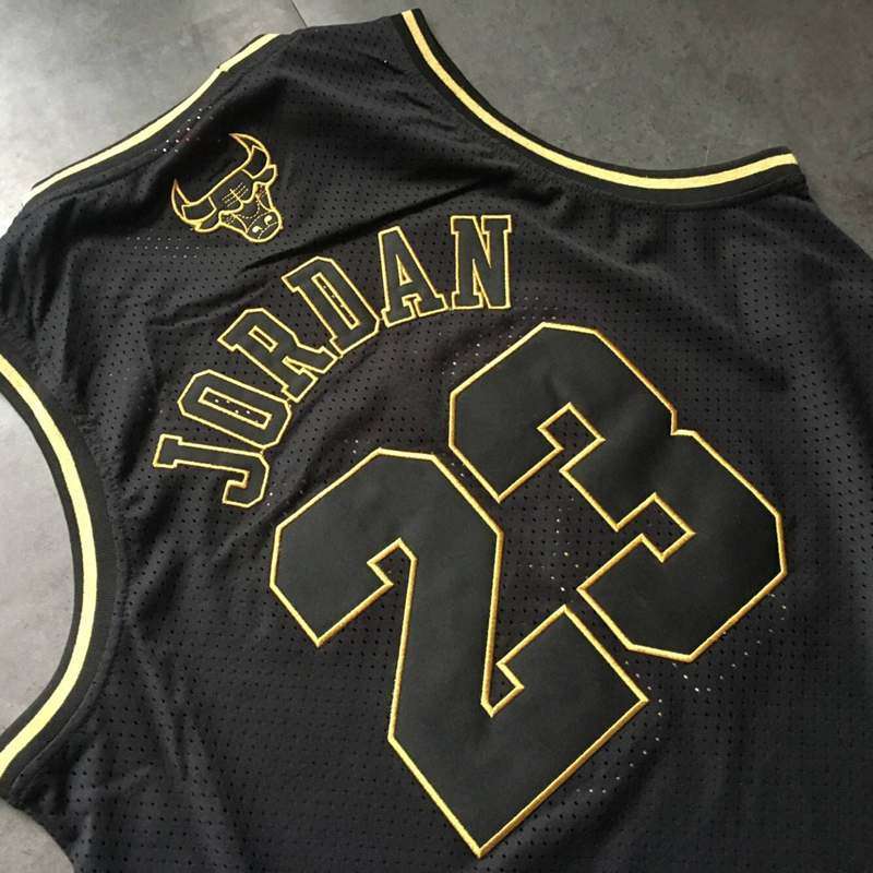 Chicago Bulls 1997/98 JORDAN #23 Black Gold Classics Basketball Jersey (Closely Stitched)