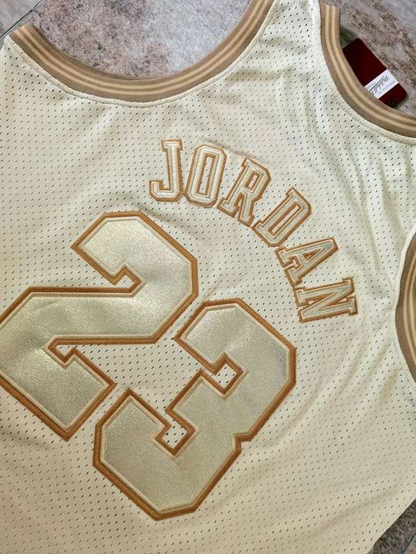 Chicago Bulls 1997/98 JORDAN #23 Gold Classics Basketball Jersey (Closely Stitched)