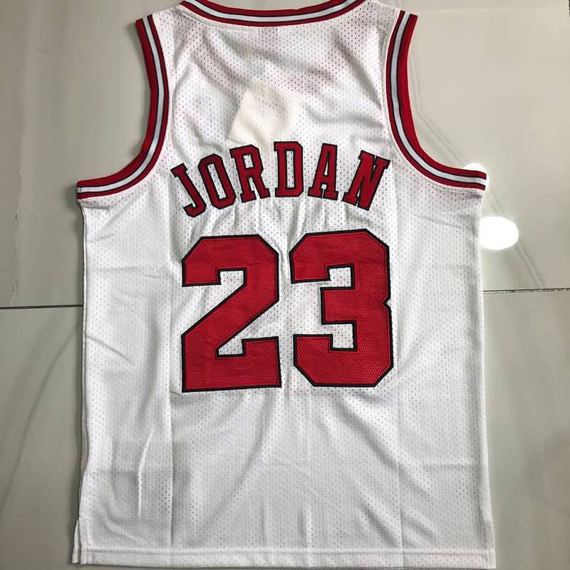 Chicago Bulls 1997/98 JORDAN #23 White Classics Basketball Jersey (Closely Stitched)