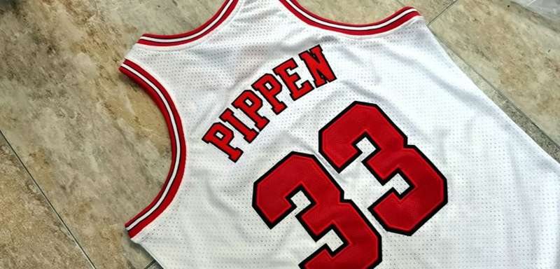 Chicago Bulls 1997/98 PIPPEN #33 White Classics Basketball Jersey (Closely Stitched)