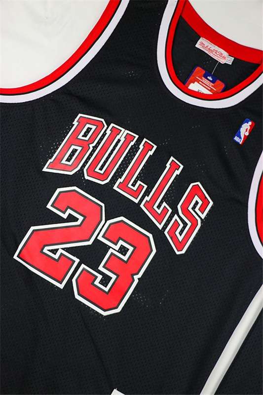 Chicago Bulls 1997/98 JORDAN #23 Black Classics Basketball Jersey 03 (Stitched)