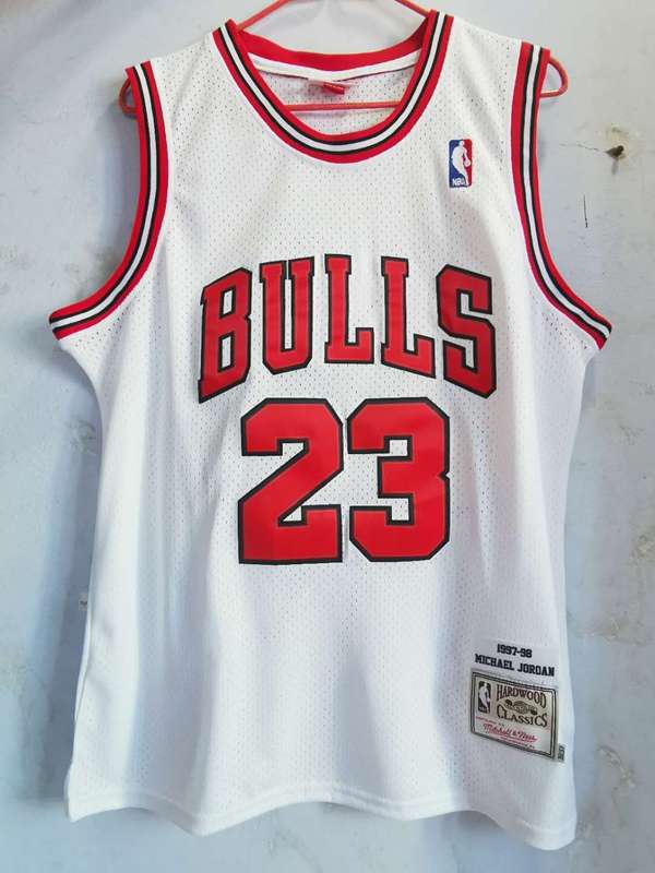 Chicago Bulls 1997/98 JORDAN #23 White Classics Basketball Jersey (Stitched)