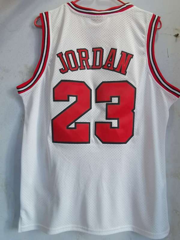 Chicago Bulls 1997/98 JORDAN #23 White Classics Basketball Jersey (Stitched)