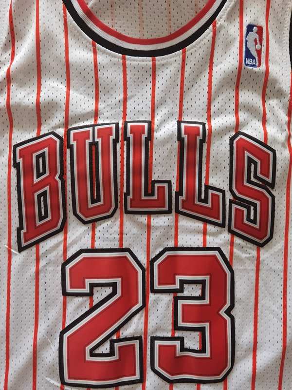 Chicago Bulls 1997/98 JORDAN #23 White Classics Basketball Jersey 02 (Stitched)