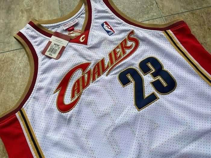 Cleveland Cavaliers 2003/04 JAMES #23 White Classics Basketball Jersey (Closely Stitched)