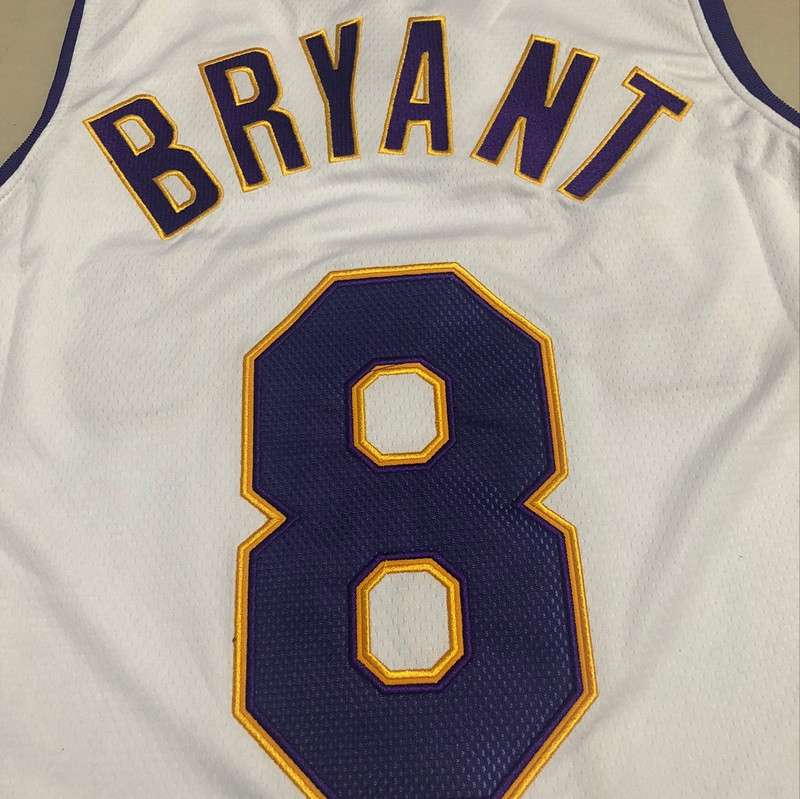 Los Angeles Lakers 2003/04 BRYANT #8 White Classics Basketball Jersey (Closely Stitched)