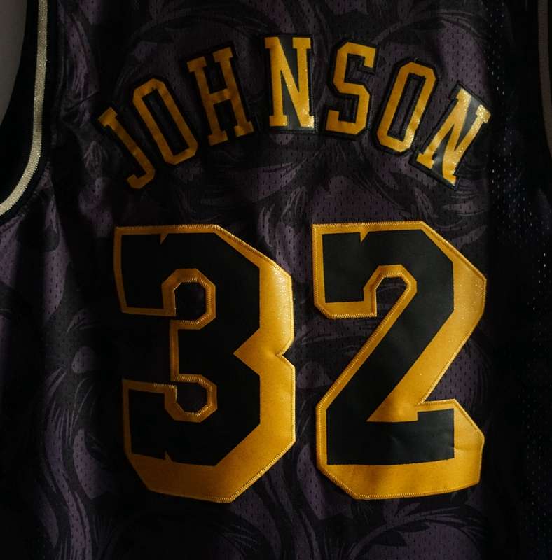 Los Angeles Lakers 1984/85 JOHNSON #32 Black Classics Basketball Jersey (Stitched)