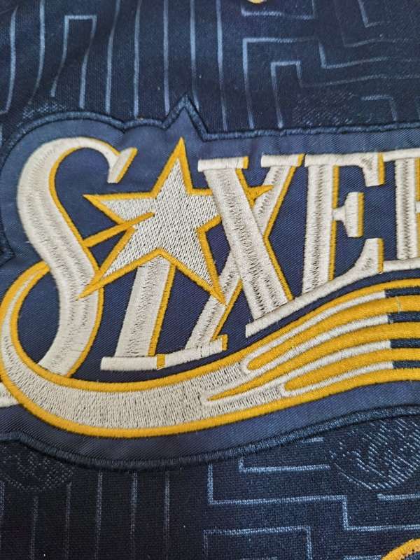 Philadelphia 76ers 2000/01 IVERSON #3 Black Classics Basketball Jersey (Closely Stitched)