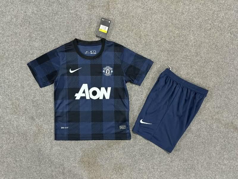 Manchester United 2013/14 Kids Away Soccer Jersey And Shorts