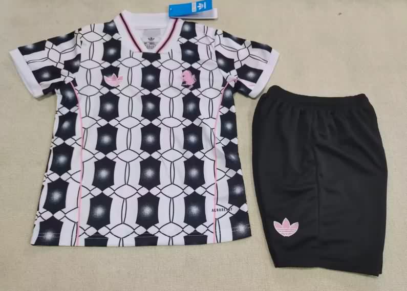 Juventus 25/26 Kids Training Soccer Jersey And Shorts Juventus 25/26 Kids Training Soccer Jersey And Shorts