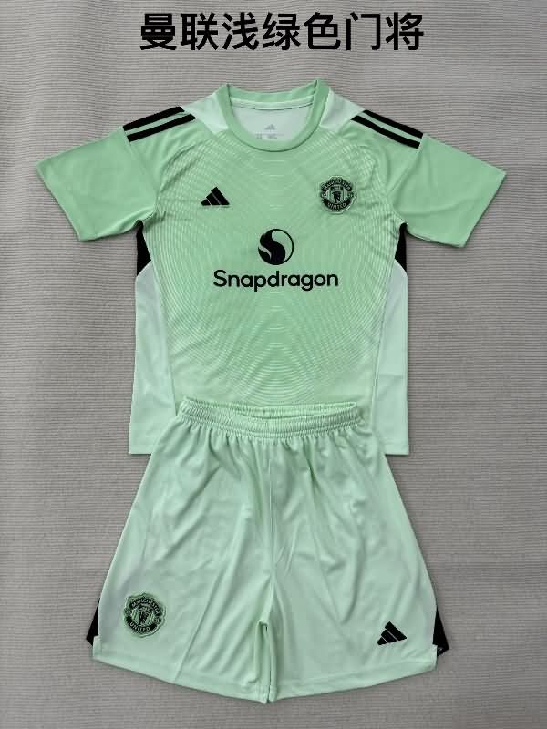 Manchester United 25/26 Kids Goalkeeper Green Soccer Jersey And Shorts 02 Manchester United 25/26 Kids Goalkeeper Green Soccer Jersey And Shorts 02