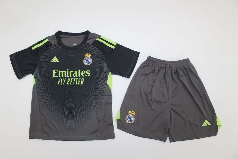 Real Madrid 25/26 Kids Goalkeeper Black Soccer Jersey And Shorts Real Madrid 25/26 Kids Goalkeeper Black Soccer Jersey And Shorts