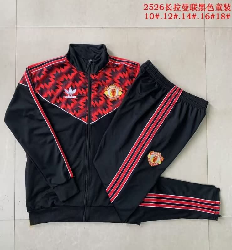 Manchester United 25/26 Kids Black Soccer Tracksuit Manchester United 25/26 Kids Black Soccer Tracksuit