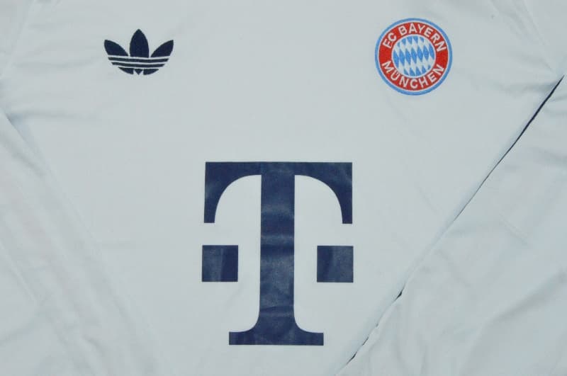 AAA(Thailand) Bayern Munich 26/27 Away Long Sleeve Soccer Jersey