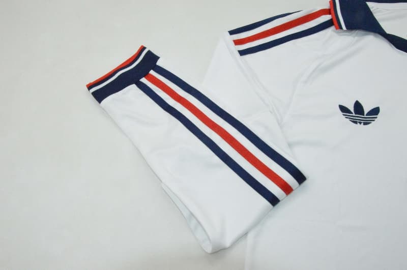 AAA(Thailand) Bayern Munich 26/27 Away Long Sleeve Soccer Jersey