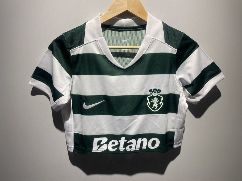 AAA(Thailand) Sporting Lisbon 26/27 Home Women Cropped Soccer Jersey AAA(Thailand) Sporting Lisbon 26/27 Home Women Cropped Soccer Jersey