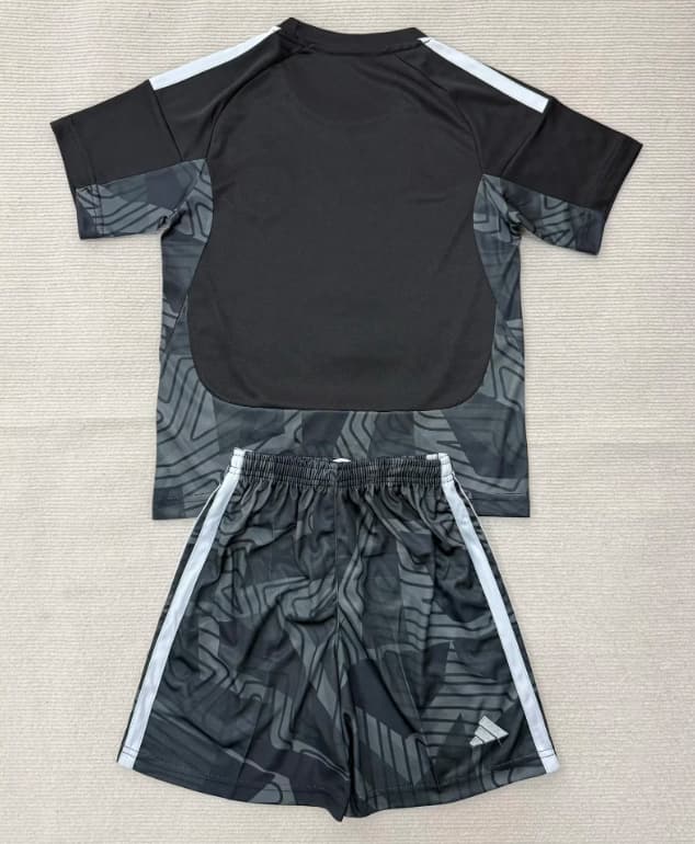 Celtic 26/27 Kids Goalkeeper Black Soccer Jersey And Shorts