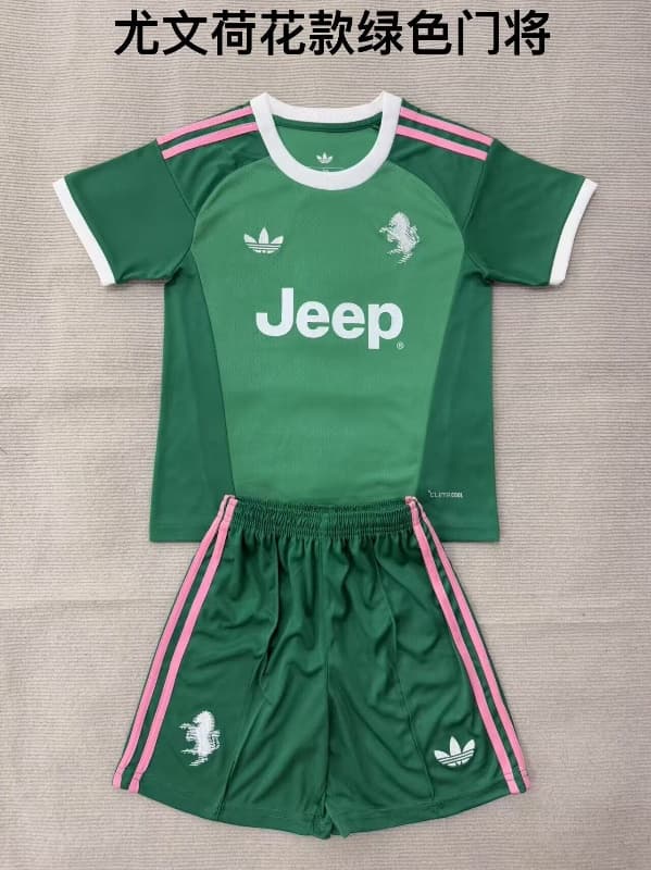Juventus 26/27 Kids Goalkeeper Green Soccer Jersey And Shorts