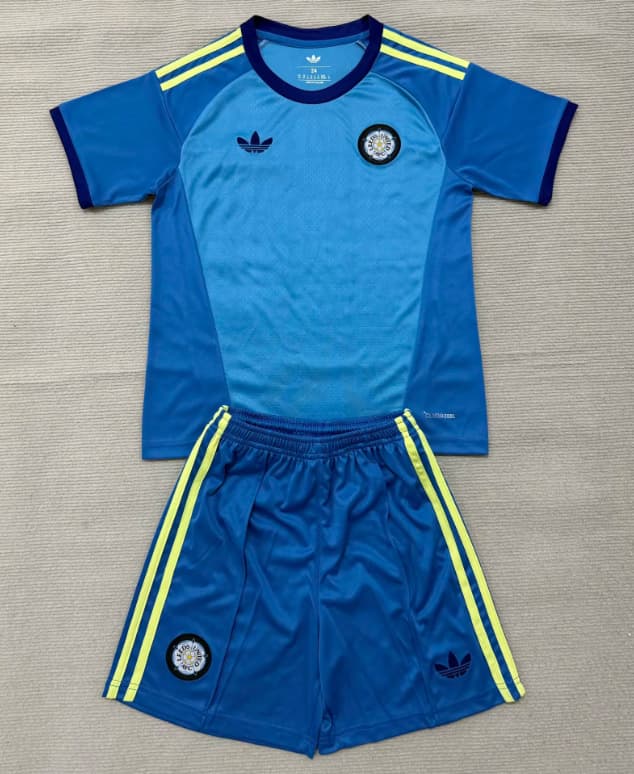 Leeds United 26/27 Kids Goalkeeper Blue Soccer Jersey And Shorts Leeds United 26/27 Kids Goalkeeper Blue Soccer Jersey And Shorts