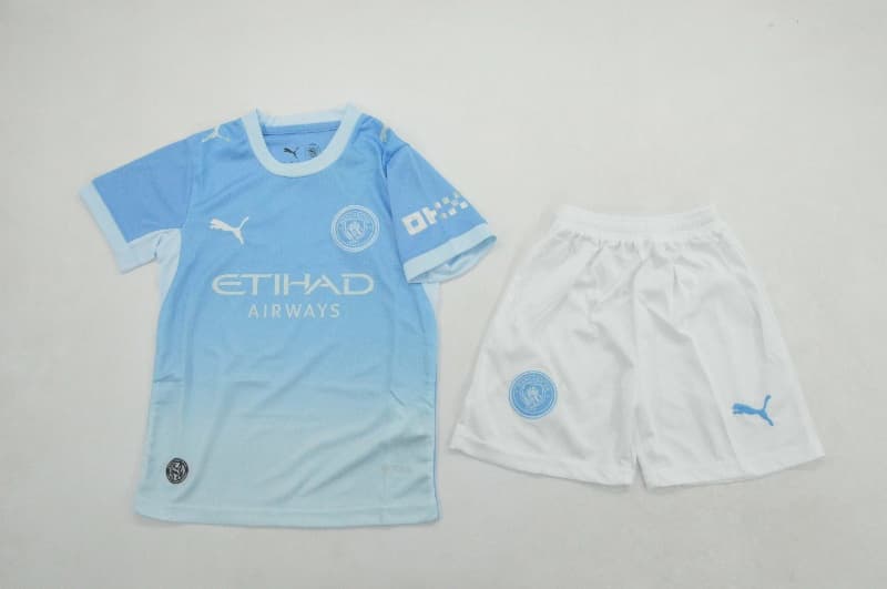 Manchester City 26/27 Kids Home Soccer Jersey And Shorts (Leaked) Manchester City 26/27 Kids Home Soccer Jersey And Shorts (Leaked)