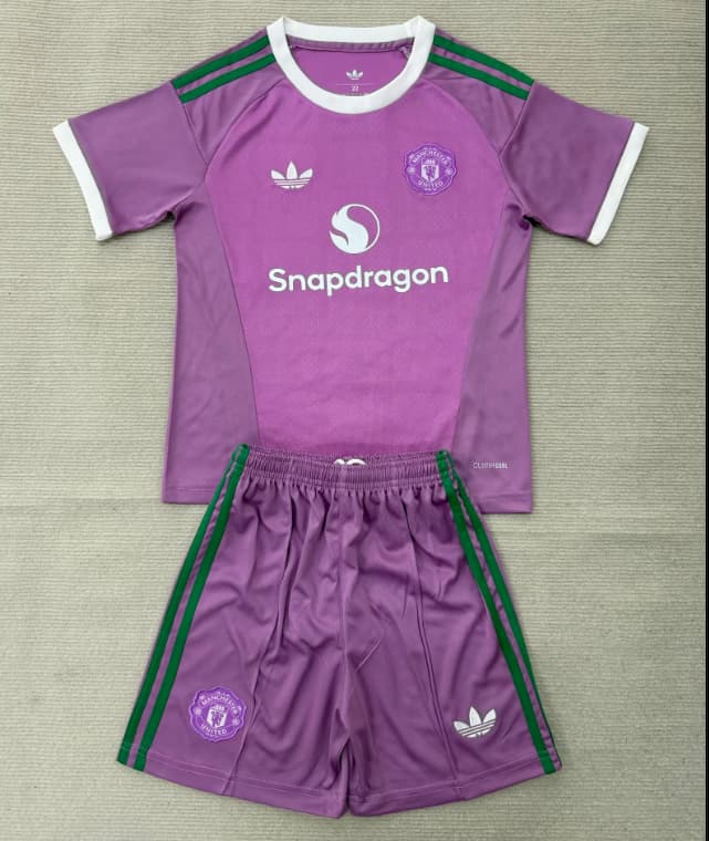 Manchester United 26/27 Kids Goalkeeper Purple Soccer Jersey And Shorts