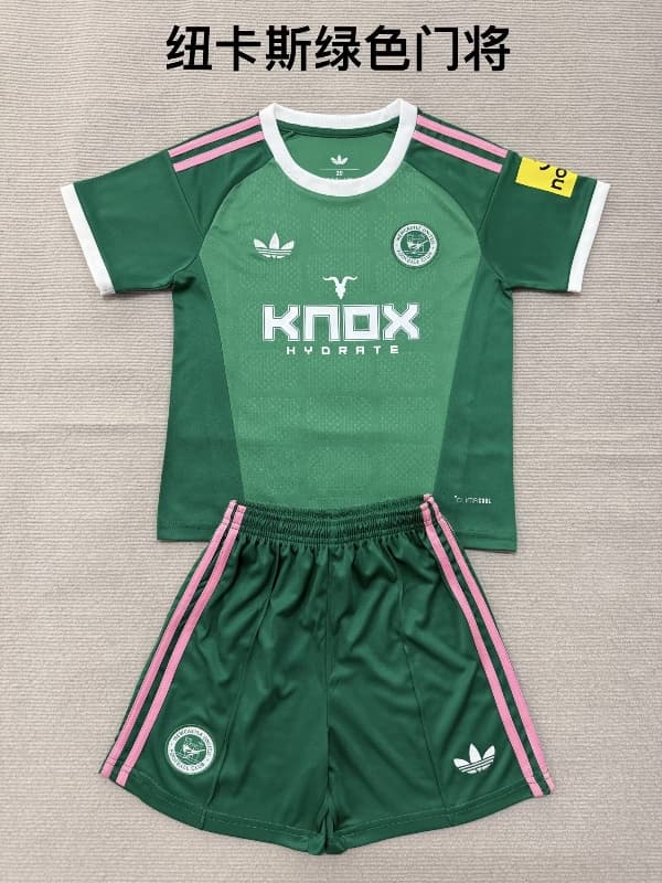 Newcastle United 26/27 Kids Goalkeeper Green Soccer Jersey And Shorts