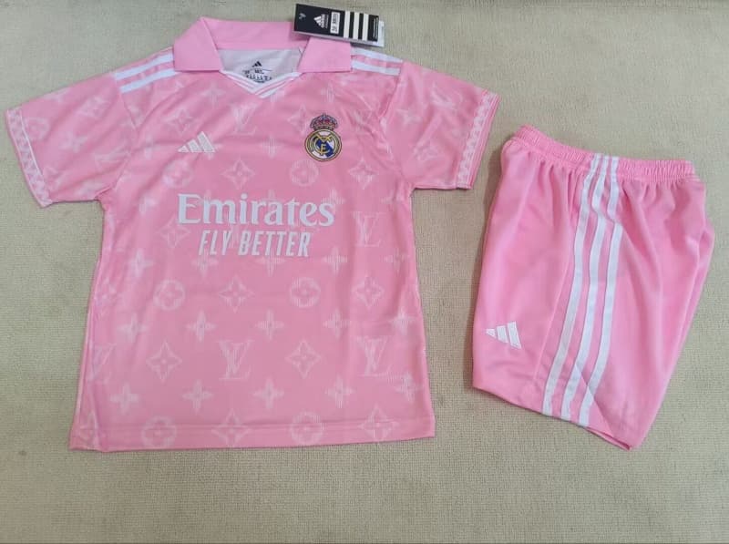 Real Madrid 26/27 Kids Special Soccer Jersey And Shorts 02