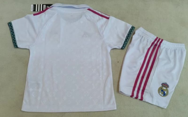 Real Madrid 26/27 Kids Special Soccer Jersey And Shorts 03