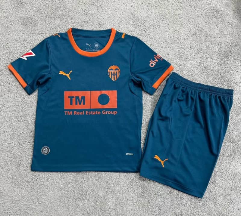 Valencia 26/27 Kids Away Soccer Jersey And Shorts Valencia 26/27 Kids Away Soccer Jersey And Shorts