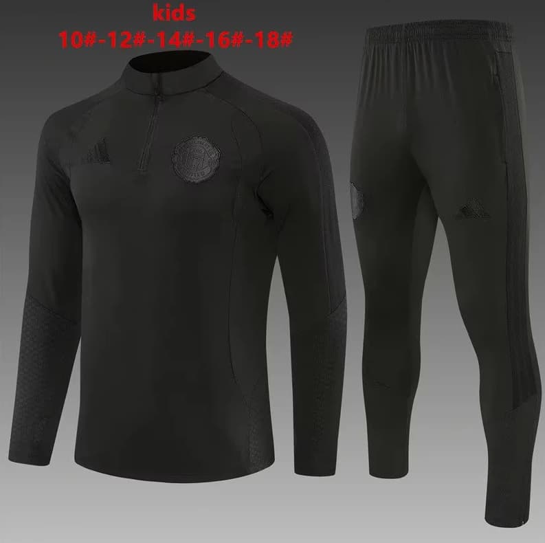 Manchester United 26/27 Kids Black Soccer Tracksuit