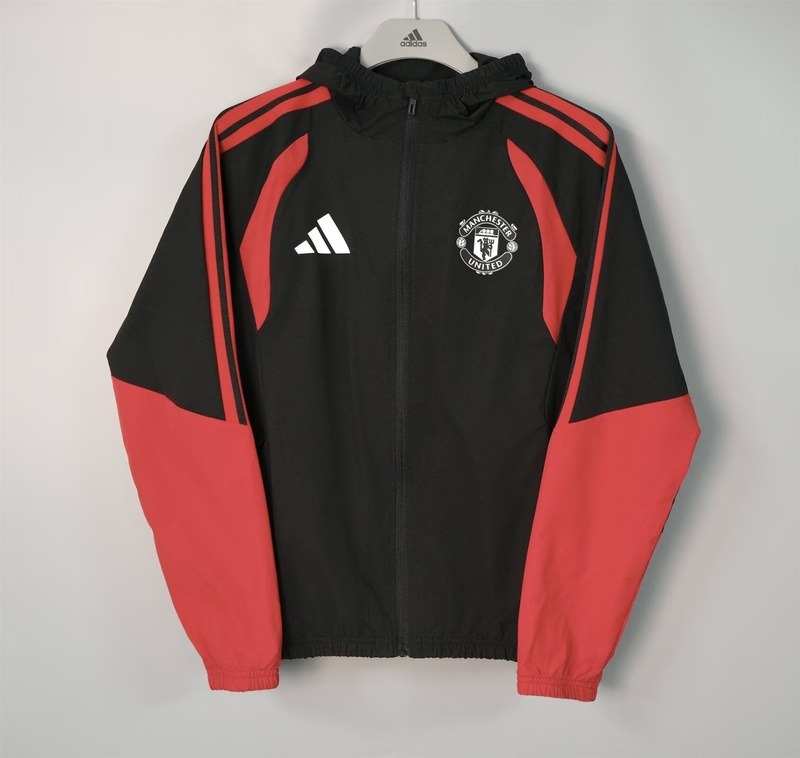 AAA(Thailand) Manchester United 26/27 Black Soccer Windbreaker 03