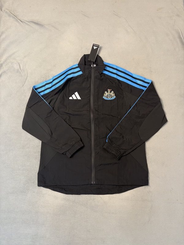 AAA(Thailand) Newcastle United 26/27 Black Soccer Windbreaker
