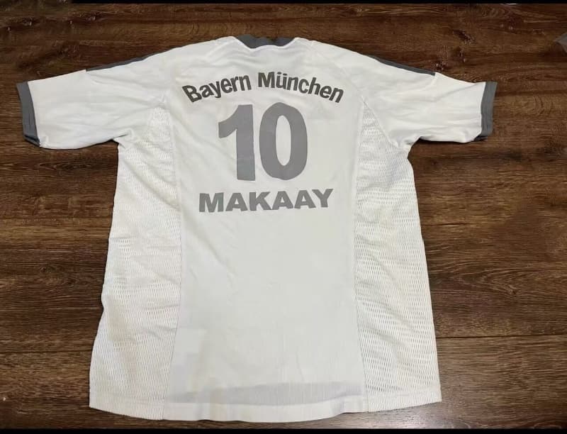 AAA(Thailand) Bayern Munich 2002/04 Away Retro Soccer Jersey