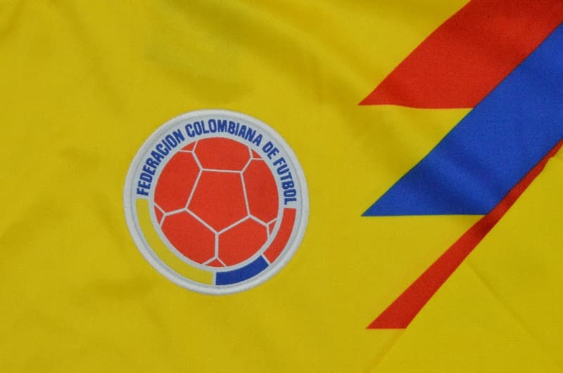 AAA(Thailand) Colombia 1990 Home Retro Long Sleeve Soccer Jersey
