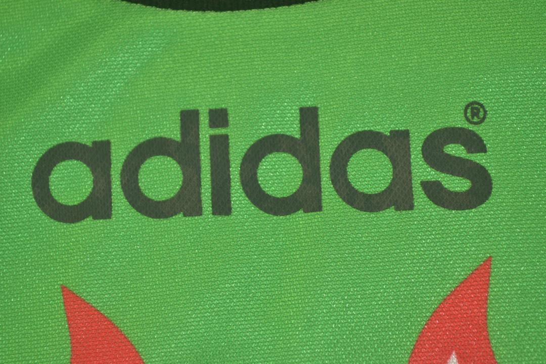 AAA(Thailand) Japan 1998 Goalkeeper Green Retro Soccer Jersey(L/S)