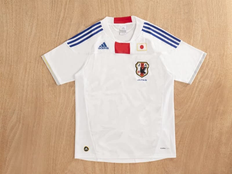 AAA(Thailand) Japan 2010 Away Retro Soccer Jersey