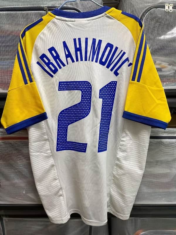 AAA(Thailand) Sweden 2002 Away Retro Soccer Jersey