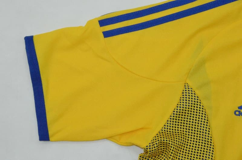 AAA(Thailand) Sweden 2002 Home Retro Soccer Jersey