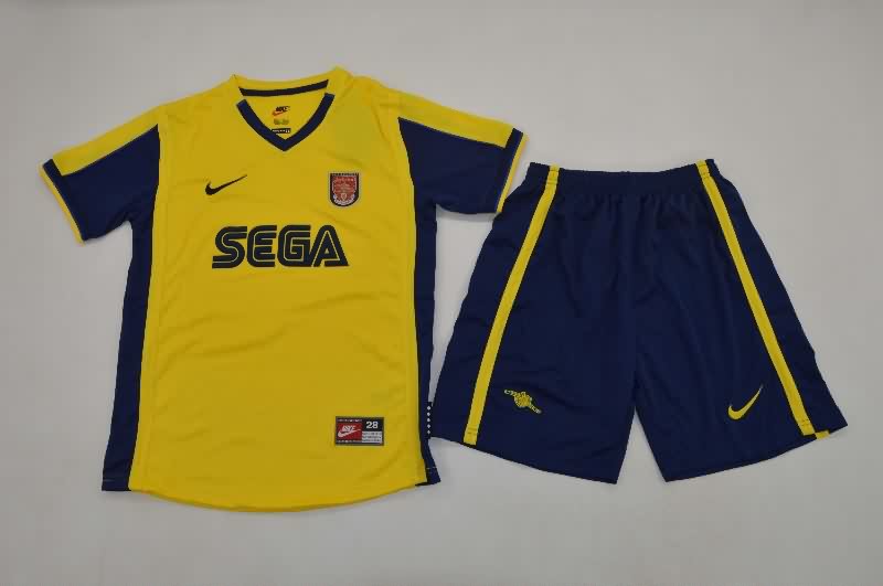 Arsenal 2000/01 Kids Away Soccer Jersey And Shorts Arsenal 2000/01 Kids Away Soccer Jersey And Shorts