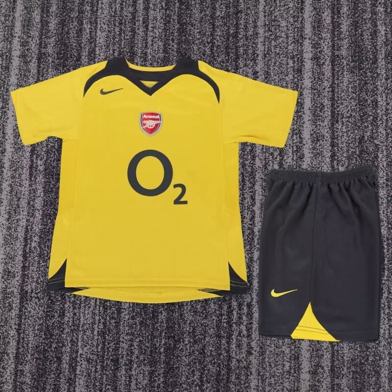 Arsenal 2005/06 Kids Away Soccer Jersey And Shorts Arsenal 2005/06 Kids Away Soccer Jersey And Shorts