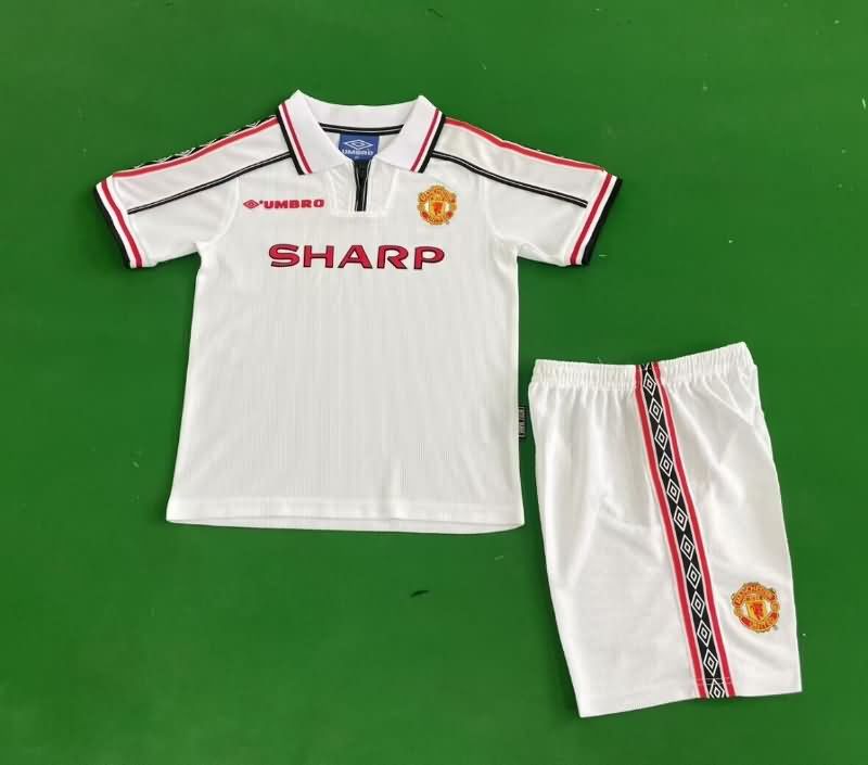 Manchester United 1998/99 Kids White Soccer Jersey And Shorts Manchester United 1998/99 Kids White Soccer Jersey And Shorts