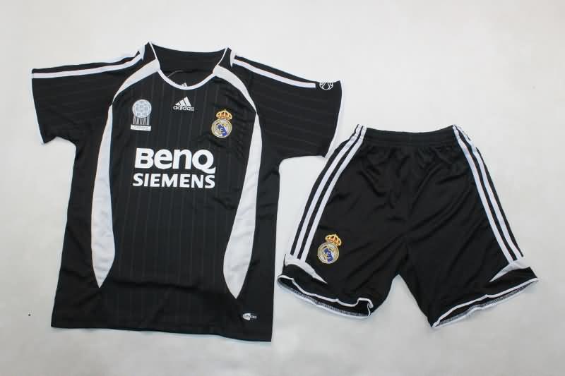 Real Madrid 2006/07 Kids Away Soccer Jersey And Shorts Real Madrid 2006/07 Kids Away Soccer Jersey And Shorts