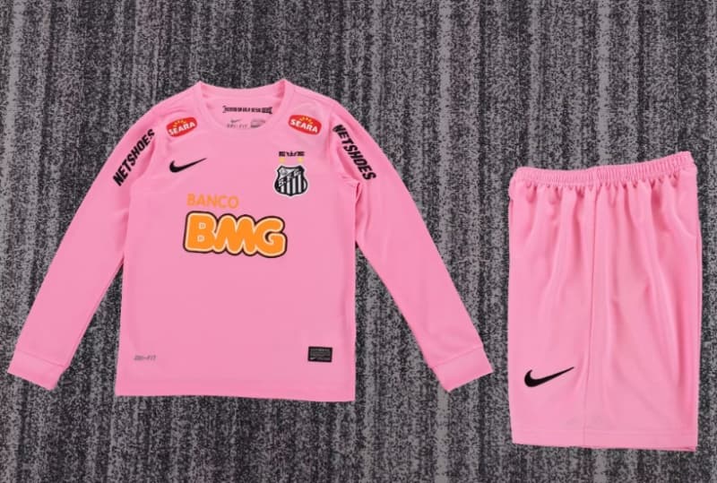 Santos 2012/13 Kids Pink Long Sleeve Soccer Jersey And Shorts Santos 2012/13 Kids Pink Long Sleeve Soccer Jersey And Shorts